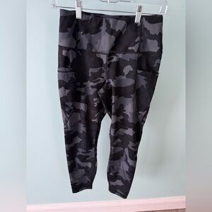 Yogalicious “Lux” high waisted blue camo with side pockets size M